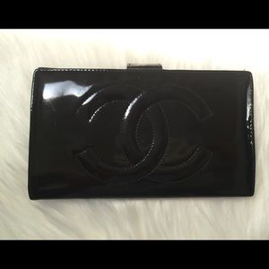 Authentic CHANEL Wallet in patent leather